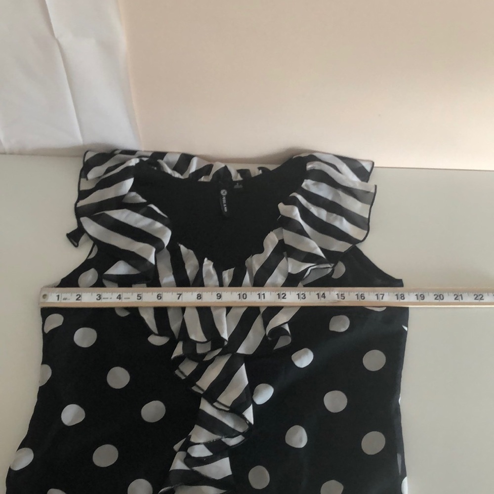 Milano Sleeveless Mixed Back White Pattern Ruffled Neck Blouse Small - Picture 6 of 10